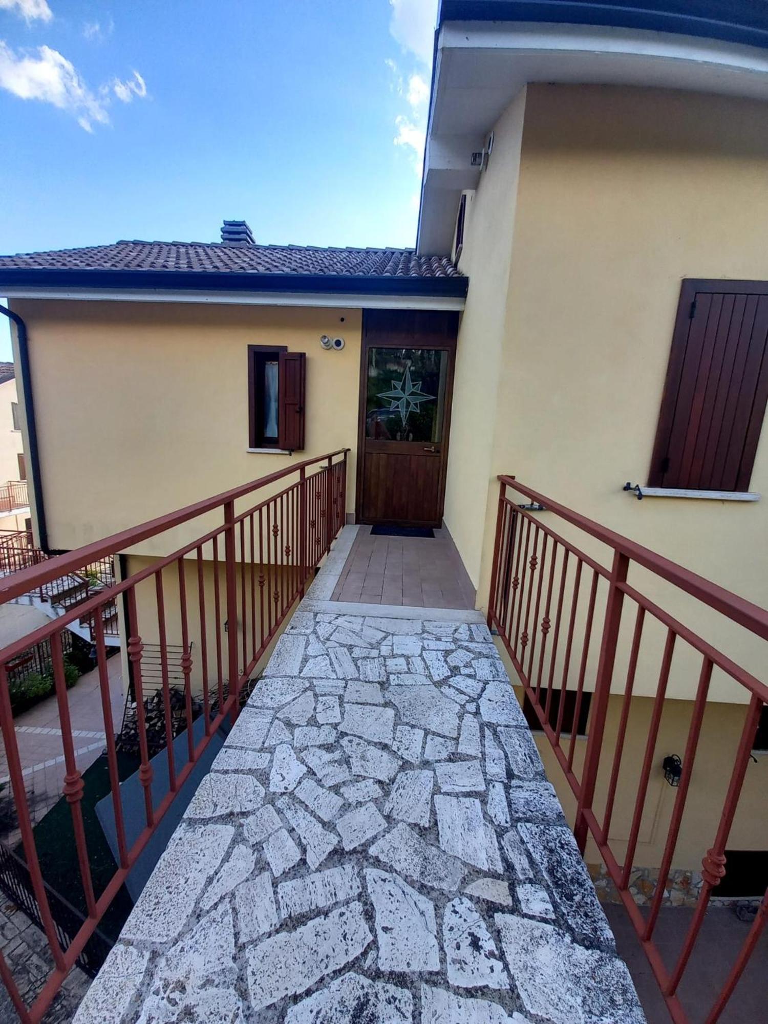 Ferienwohnung Il Nido Castel Di Sangro Exterior foto